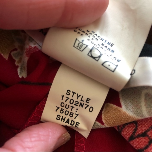 Japanese Floral Side Keyhole Cut Out Blouse - Picture 13 of 14